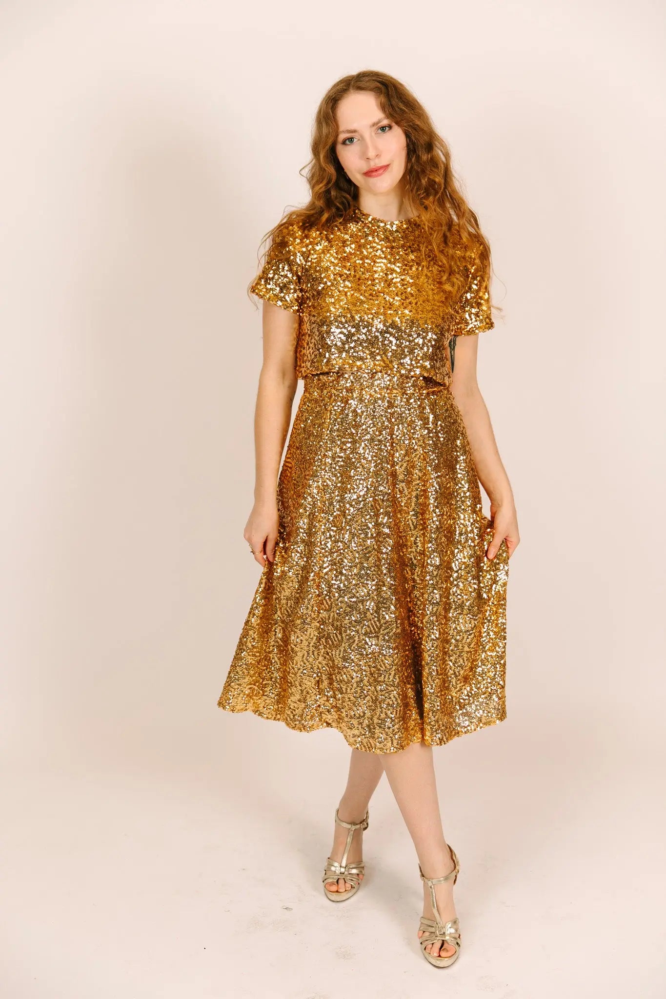 Gold sequin skirt xxl best sale